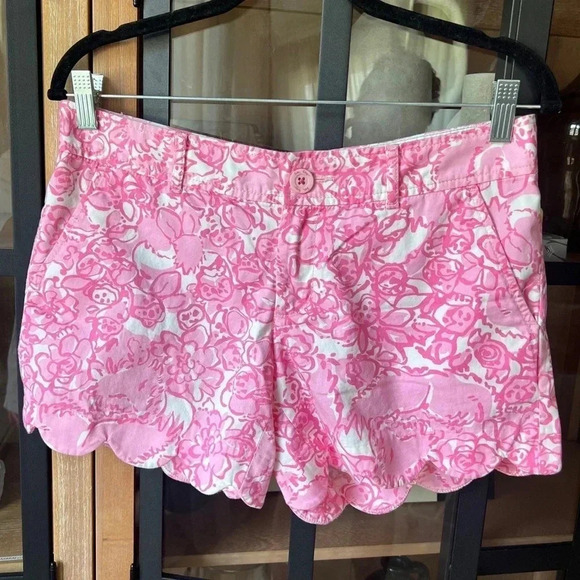 Lilly Pulitzer she's a fox buttercup shorts scalloped chinos Barbie pink print - Picture 1 of 9